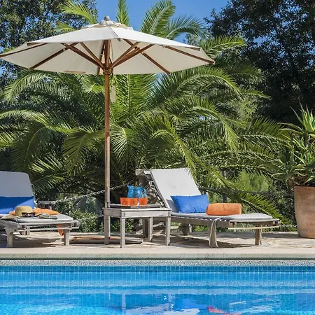 Villa Punxa Dalt - Traditional With Heatable Pool