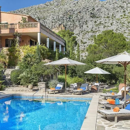 Punxa Dalt - Traditional With Heatable Pool