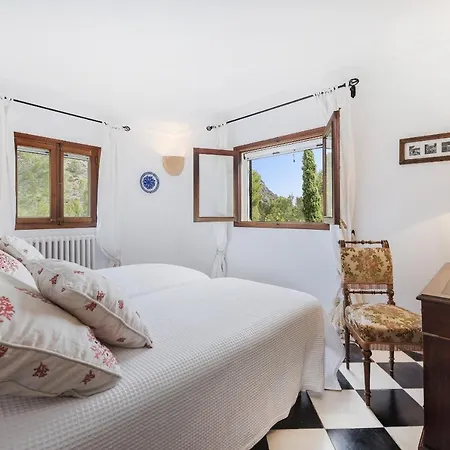 Villa Punxa Dalt - Traditional With Heatable Pool Pollenca