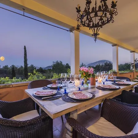 Villa Punxa Dalt - Traditional With Heatable Pool