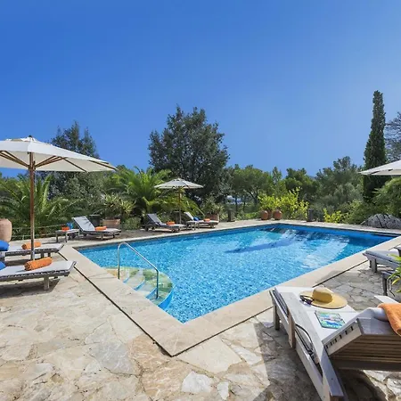Punxa Dalt - Traditional With Heatable Pool
